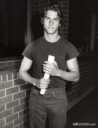 7月3日,汤姆•克鲁斯58岁生日这天,发布了自己年轻时的15张美照