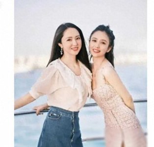 ​董璇佟丽娅两人长得很像，同框时都分不清，就像孪生姐妹！