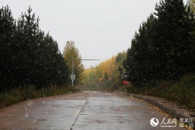 ​黑龙江漠河突降鹅毛大雪 比2018年提前25天“入冬”