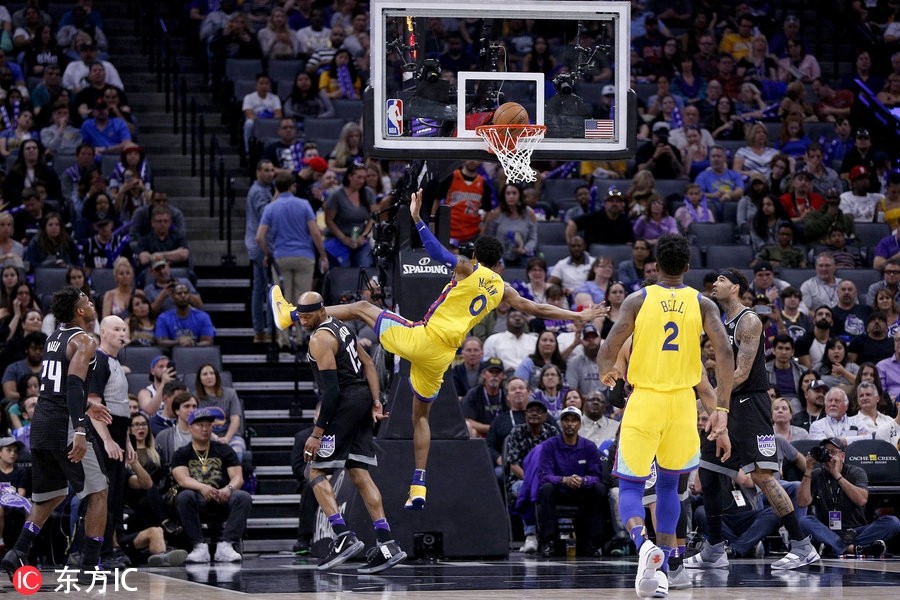 惨烈!勇士再伤一员 麦考严重受伤被担架抬出