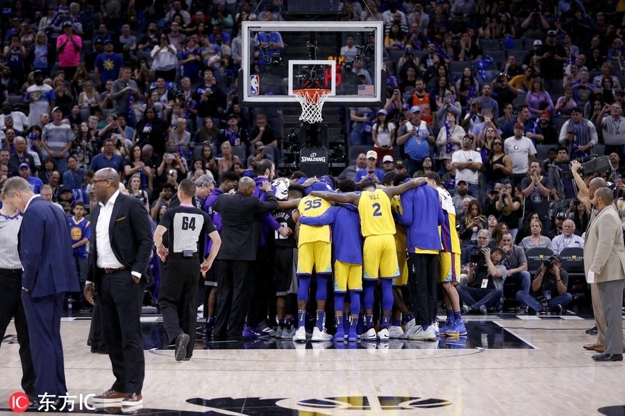 惨烈!勇士再伤一员 麦考严重受伤被担架抬出