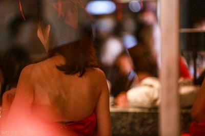 ​解读“本是青灯不归客，却因浊酒留风尘”，人生豁然开朗释怀