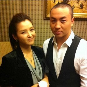 ​释小龙何洁恋情曝光惊呆众人，13年后两人境遇截然不同引人深思