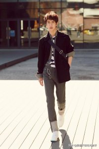 ​才华与颜值并存 不负青春的全能宝藏男孩～王一博