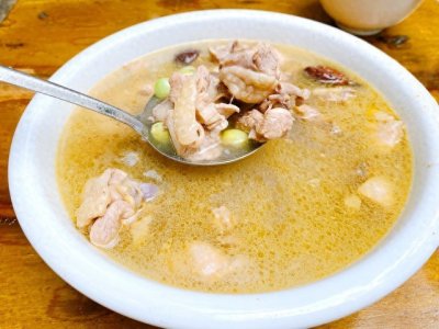 ​30天就能出栏的速成鸡，为什么能长这么快？真是喂了激素吗？