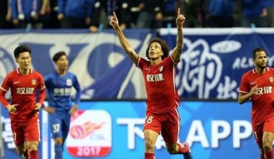 ​卡帅笑了！大罗接班人成水货惹恼卡帅，权健最强帮手呼之欲出