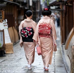 ​振袖和服的致命 “诅咒”：明历大火如何将江户拖入地狱深渊？