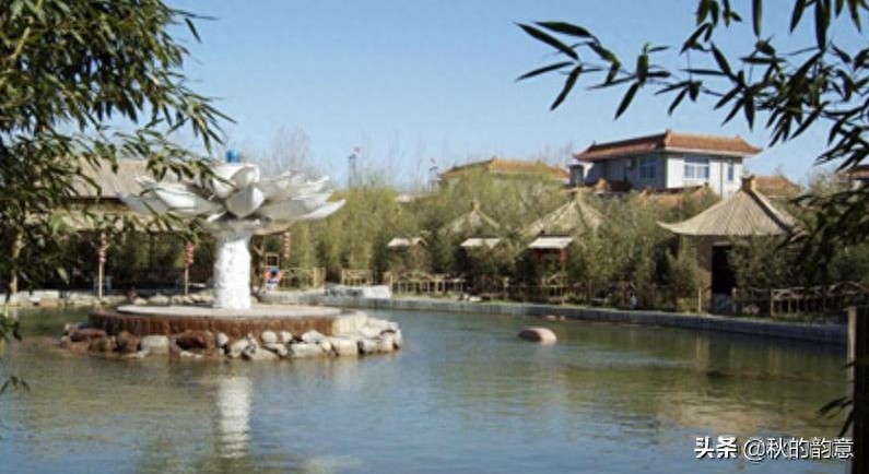 北京龙脉温泉度假村，有南国风光，北国水域，有兔耳岭的景观之美