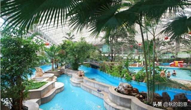 北京龙脉温泉度假村，有南国风光，北国水域，有兔耳岭的景观之美