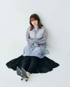 ​2024 日本杂志小姐冠军！ 20 岁气质美少女叶月来爱，登封写真界