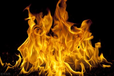 ​曾在中国流传过的拜火教，让某些家族因为它开始了千年喝尿史