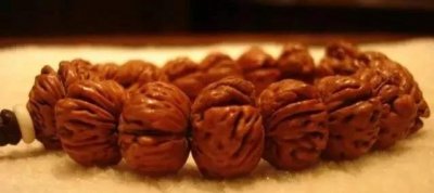 ​蟠桃核做的手串你玩过吗？