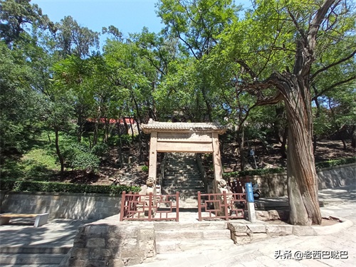 山西交城卦山——爻峰挺秀，古柏参天