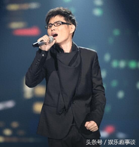 靠一首《雨花石》走红，却因提成与李玉刚闹掰，惨遭“雪藏”至今
