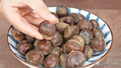 ​今天才知道，原来剥板栗这么简单，3分钟一大盘，学会了受益终身