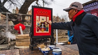 ​一年卖80亿，都知道13元一瓶老村长是酒精酒，为啥还这么受欢迎？