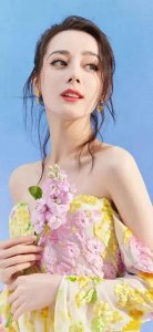 ​迪丽热巴：天赋异禀的演艺精灵