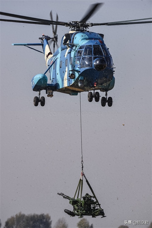 运输搜索巡逻突击样样精通，中国海陆空三军均有装备的直-8直升机