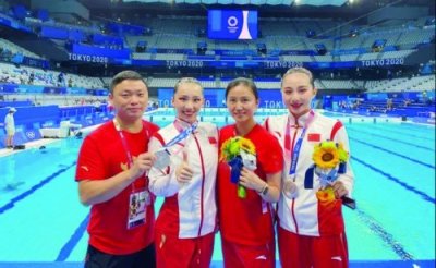 ​南京姑娘呙俐有艺术体操的功底