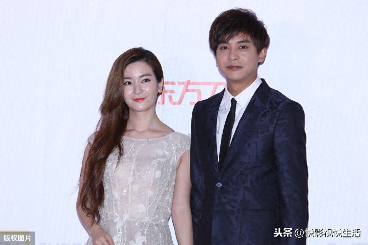 甜美而又不失俏皮可爱的李晟，不仅冷艳，并且风格让人眼前一亮