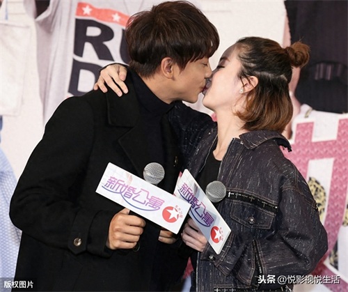 甜美而又不失俏皮可爱的李晟，不仅冷艳，并且风格让人眼前一亮