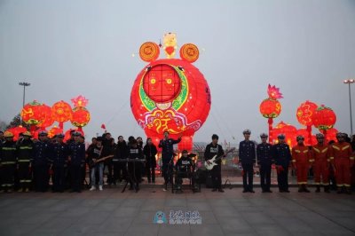 ​昨晚，日照太阳广场他们最吸睛～帅呆！