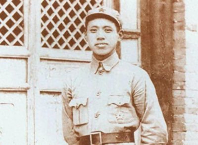 ​359旅首任旅长陈伯钧，为何刚上任就被王震取代，打司机闯大祸