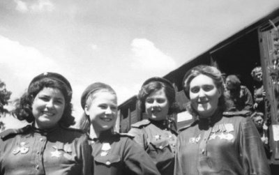 ​二战时期的苏联女兵：我是女兵，也是女人