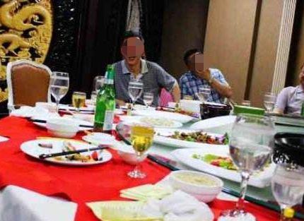 男子年会刚中大奖，快回到家时不幸猝死！司机：路上还和他聊天