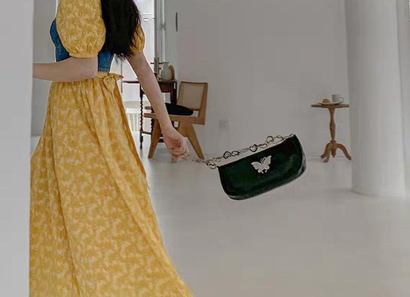 恋爱中从来不会掏钱的女朋友，要不要分手？