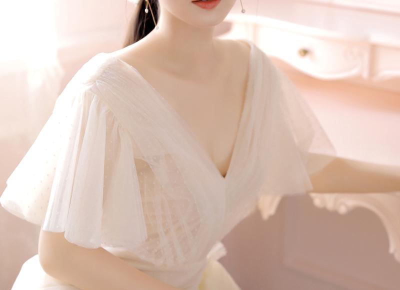 和女生约会第一次牵手怎么牵她？