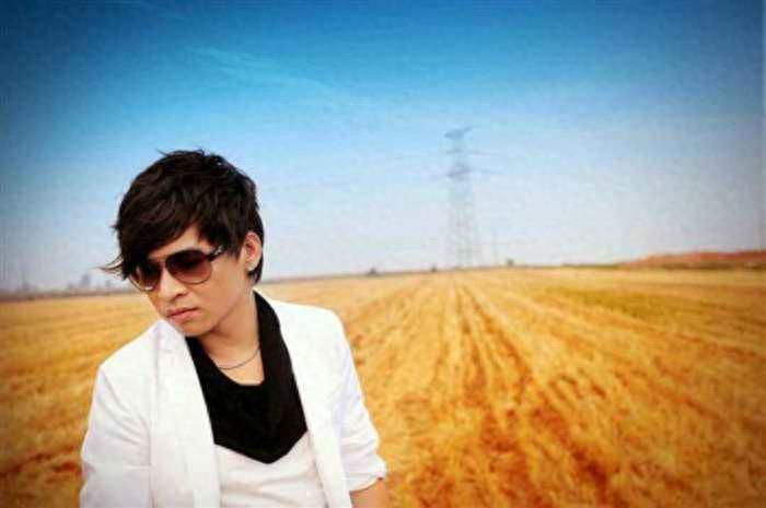 中国内地男歌手：冷漠