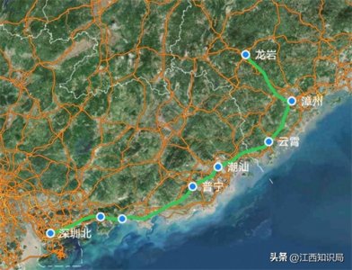 ​D2351次列车由龙岩至深圳北，绕行漳州