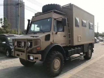​难得一见的越野之王 Unimog奔驰乌尼莫克房车实拍 独立后仓
