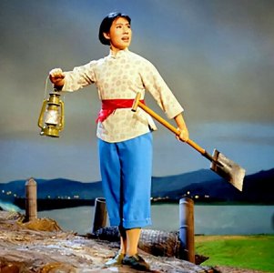 ​杨春霞：昔日巨星今朝思念