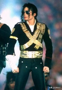 ​为什么说迈克尔杰克逊是全球很有影响力的人，网友看看他的演唱会