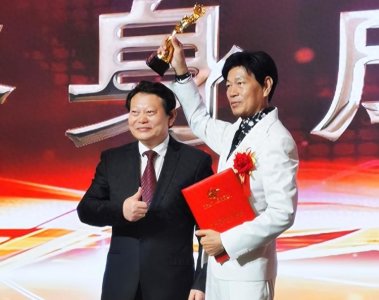 ​汪明荃和罗家英：同居21年61岁结婚，患癌又治愈，无儿无女也幸福