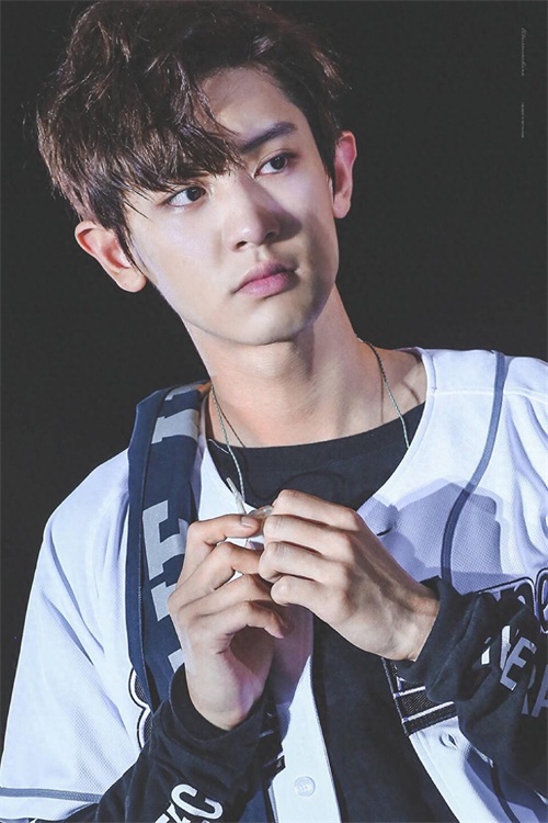 朴灿烈：一个人就能组一个乐队