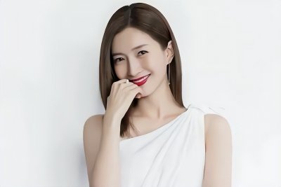 ​大瓜！江疏影被曝隐婚，男方是圈外大佬，江疏影曾晒过无名指婚戒