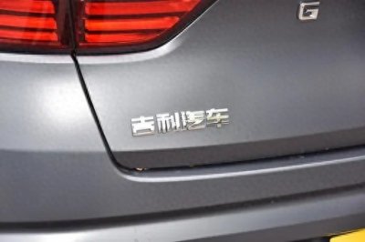 ​在新能源车的浪潮中，9.97万起售，2.0T+8AT的燃油车+智驾，香！